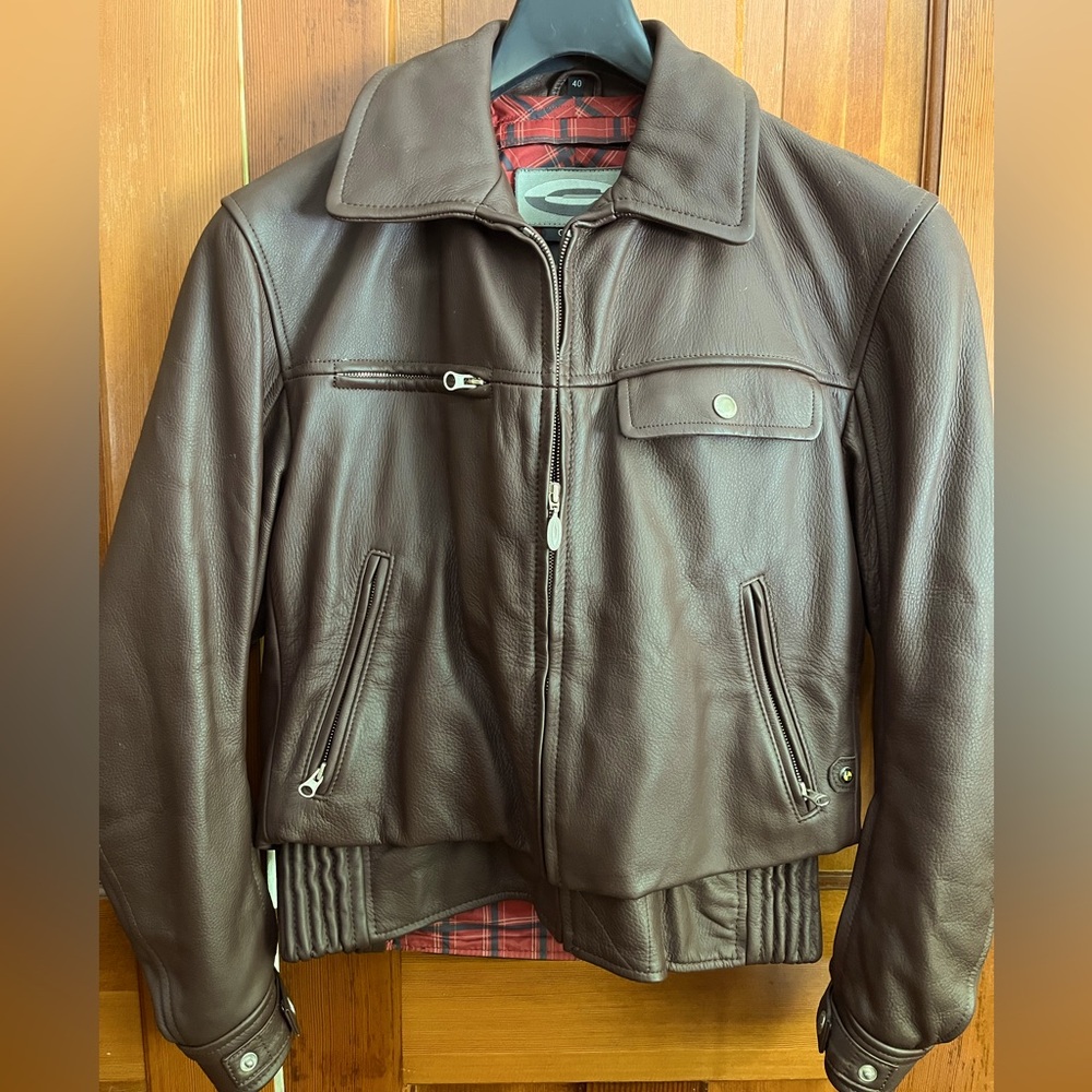 BMW Canyon Cruiser Vintage Leather Motorcycle jacket, size 40,‎ never worn!
